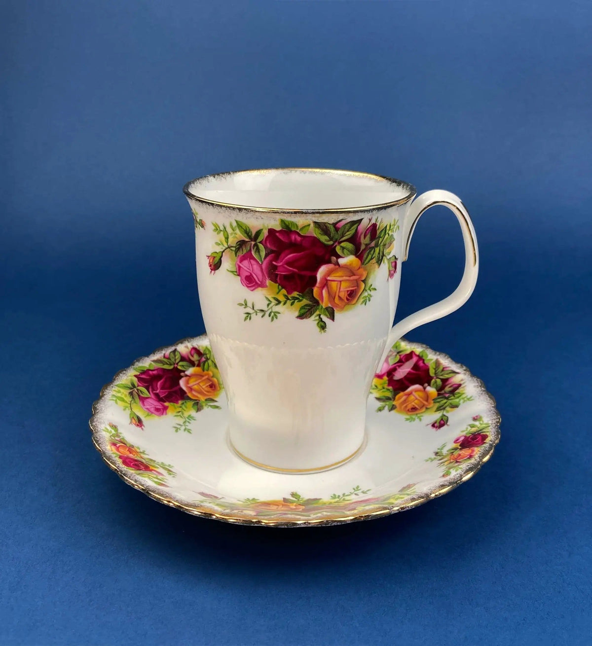 Royal Albert Old Country Roses Tea Cup and Saucer Set | England | Collectible Vintage | Collectors & Hosts