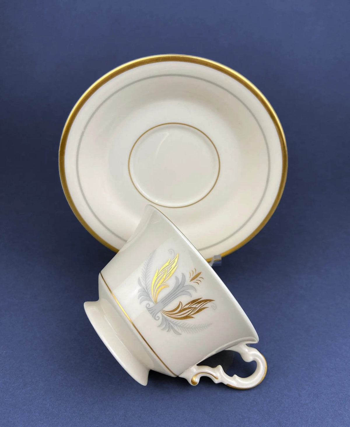 Vintage Cups and Saucers by Syracuse China | Governor Clinton Pattern | Set of 5 Tea Cups | Collectors & Hosts