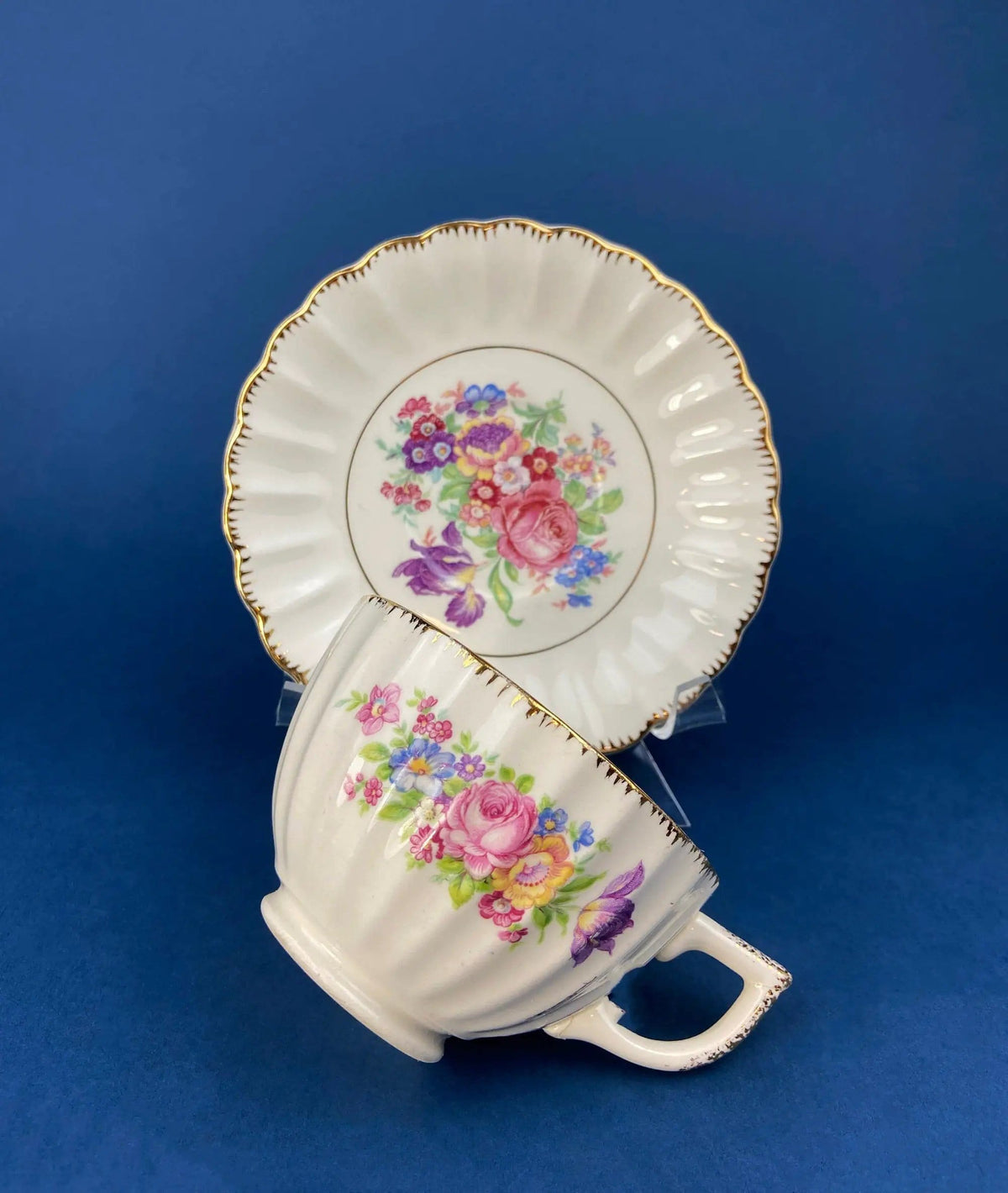 Vintage Dish Set | Leigh Wake by Leigh Potters | Set of 4 Placements: Dinner, Salad Plates, Soup, Salad Bowls, One Serving Dish & Teacups | Collectors & Hosts