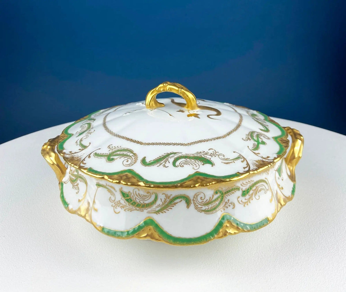 Antique Wedgwood Porcelain Tureen | Oval Soup Serving Dish with Black/White Motifs and Reliefs | Scalloped Edges | Collectors & Hosts