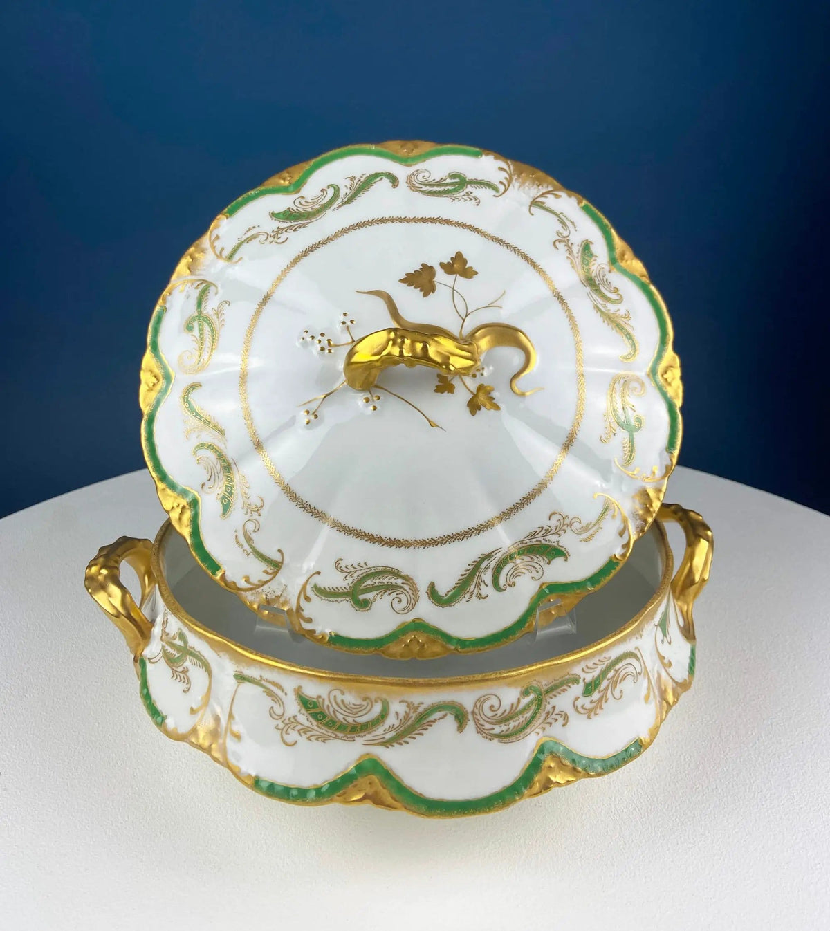 Antique Wedgwood Porcelain Tureen | Oval Soup Serving Dish with Black/White Motifs and Reliefs | Scalloped Edges | Collectors & Hosts