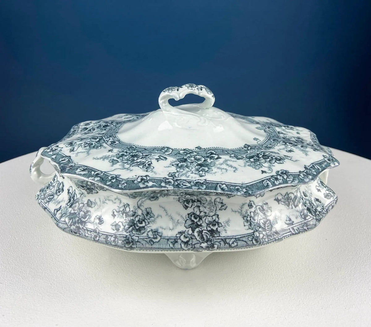 Antique Wedgwood Porcelain Tureen | Oval Soup Serving Dish with Black/White Motifs and Reliefs | Scalloped Edges | Collectors & Hosts