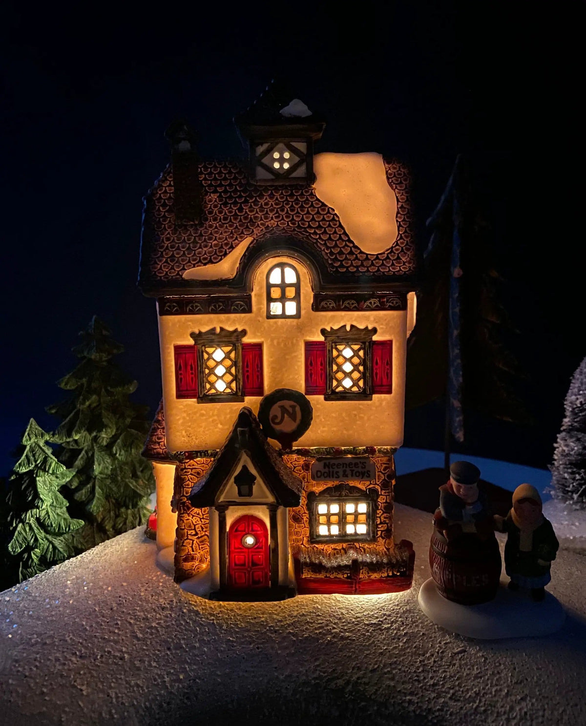 Neenee's Dolls and Toys by Department 56 | Christmas Village House | Illuminated North Pole Series | Collectors & Hosts
