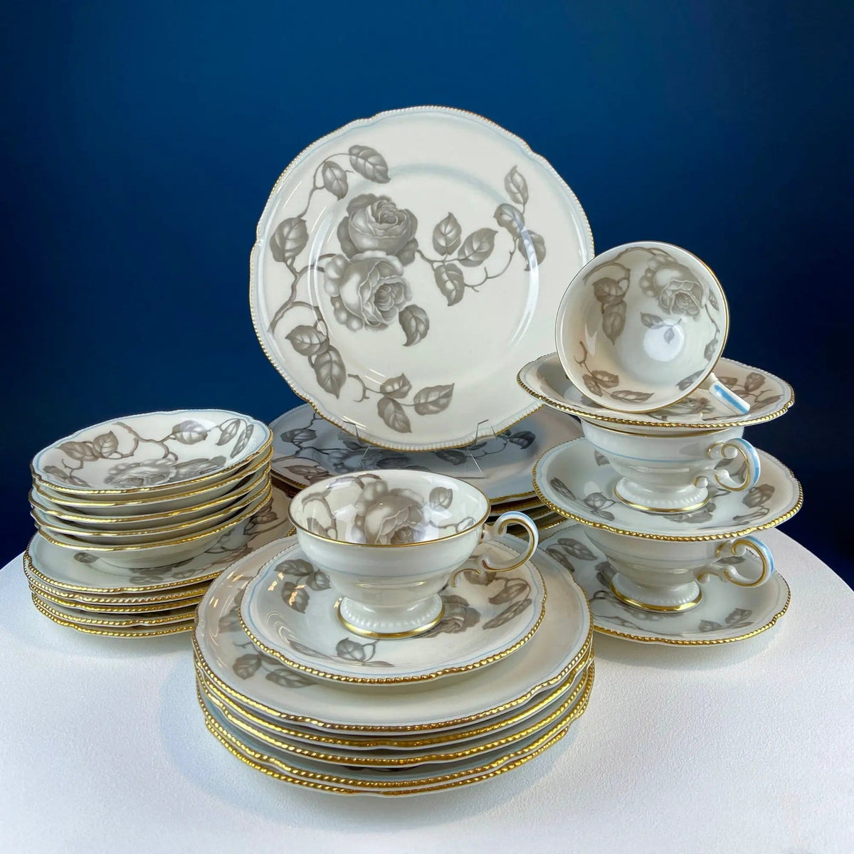 4 Minton Porcelain Cups and Saucers | Creamy Green & White Set with Delicate Leaf Garland Motif | Dining Room Table Decor | Collectors & Hosts