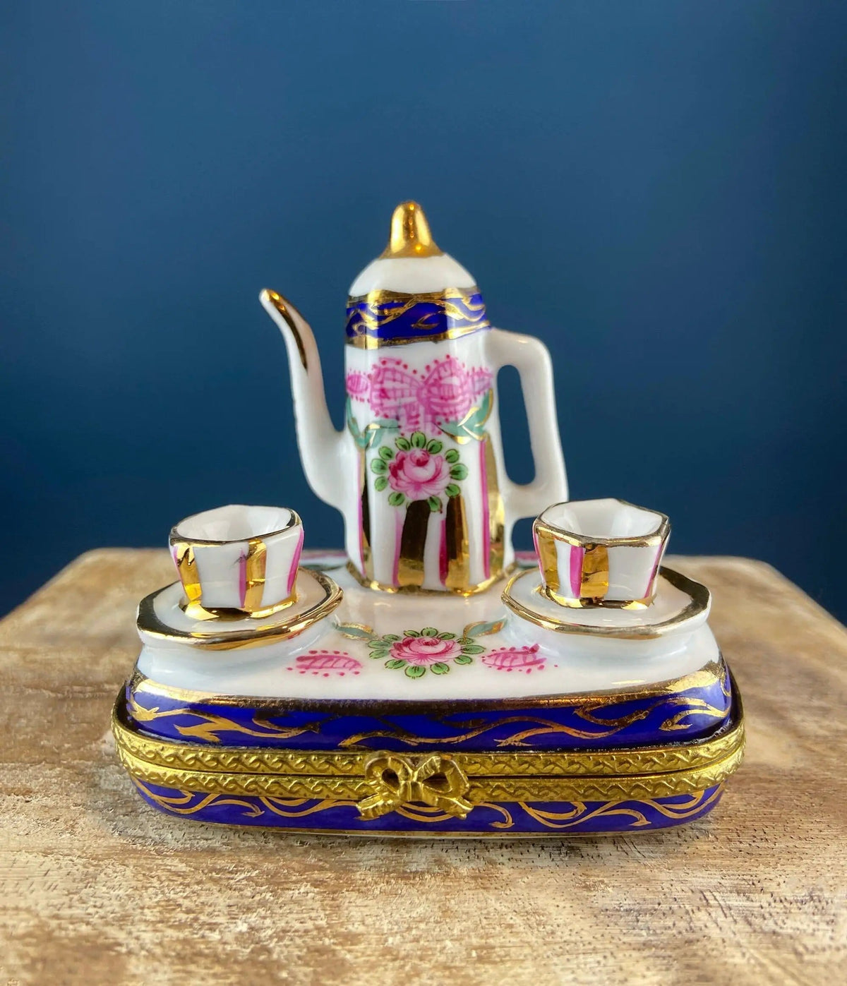 Loveseat Miniature Porcelain Limoges Box | Highly Collectible Pill, Trinket, Ring Box | Collectible Vintage | Gift for Him or Her Couch Potato Partner Couple
