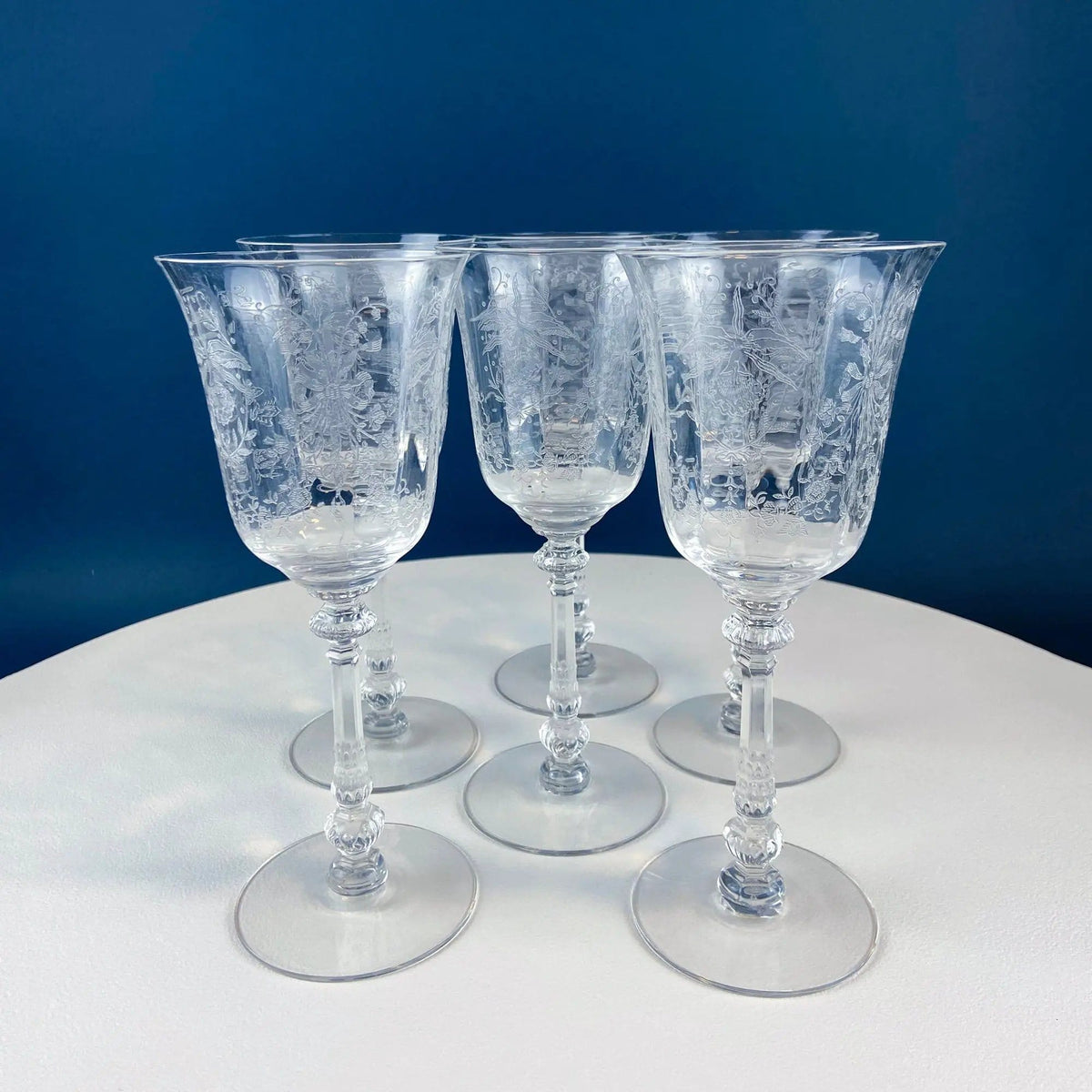 Daisy Motif Wine Goblets | Set of 5 Timeless Glasses | Dining Room Table Decor | Gift for Him or Her