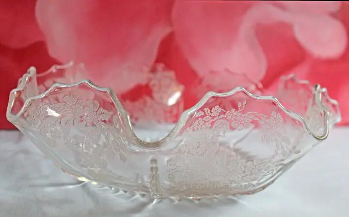 Vintage Depression Glass Bowl | Ruffled Edge | 9 Inch Diameter