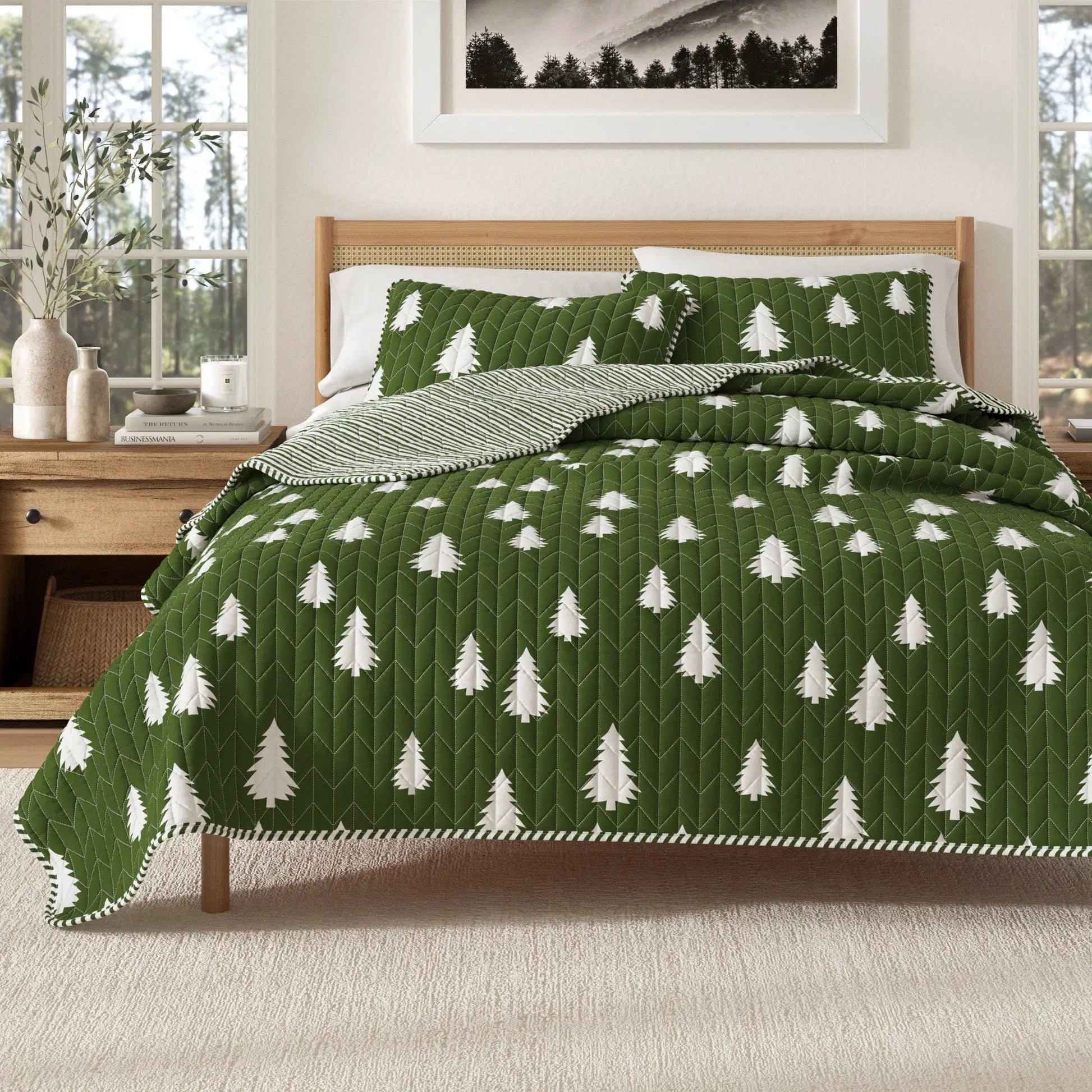 Lodge Printed Quilt - Arrowhead from PriceLows™