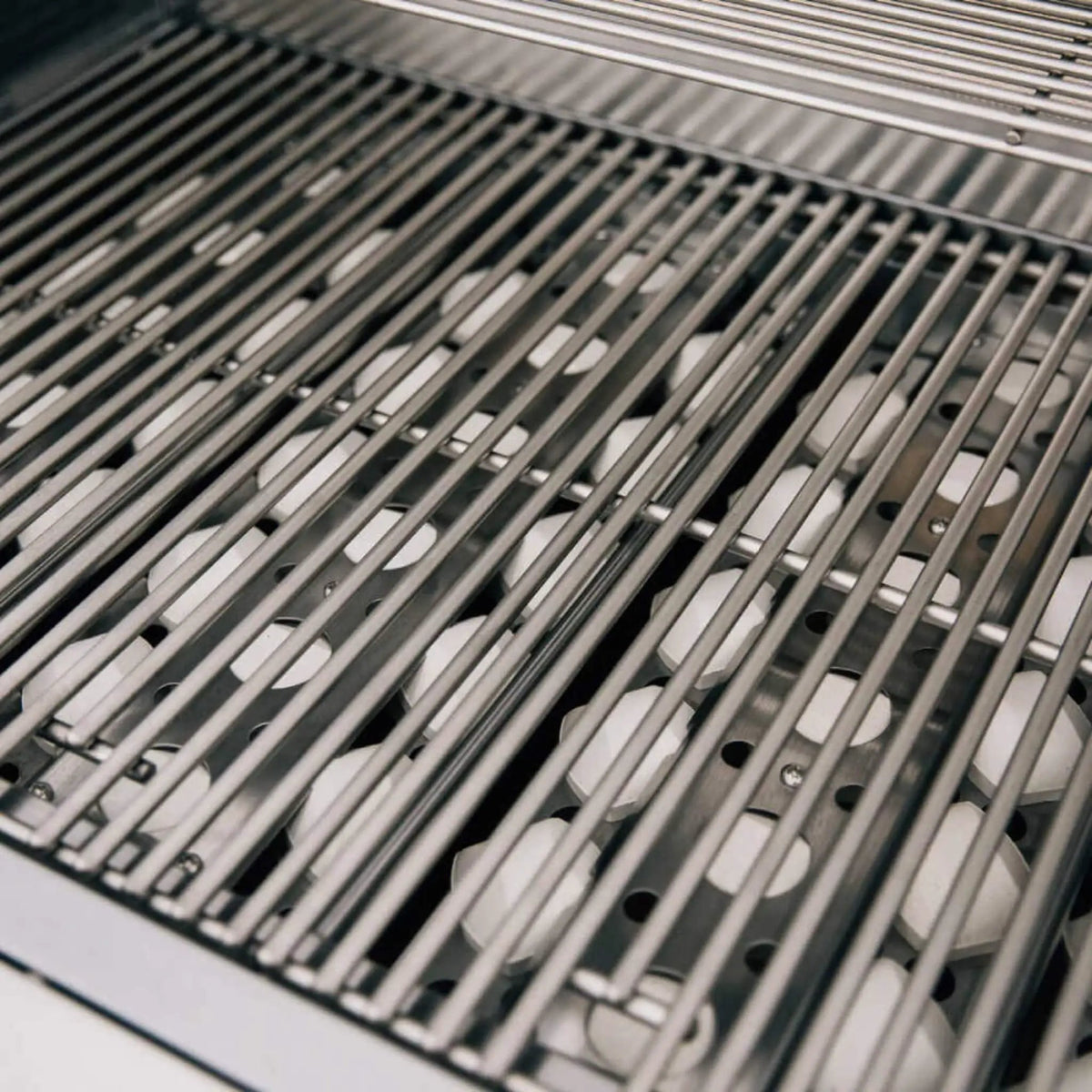Built-In Gas Grill | Summerset Sizzler Pro | Up To 5 Cast Stainless Steel Burners | 443 Stainless Construction