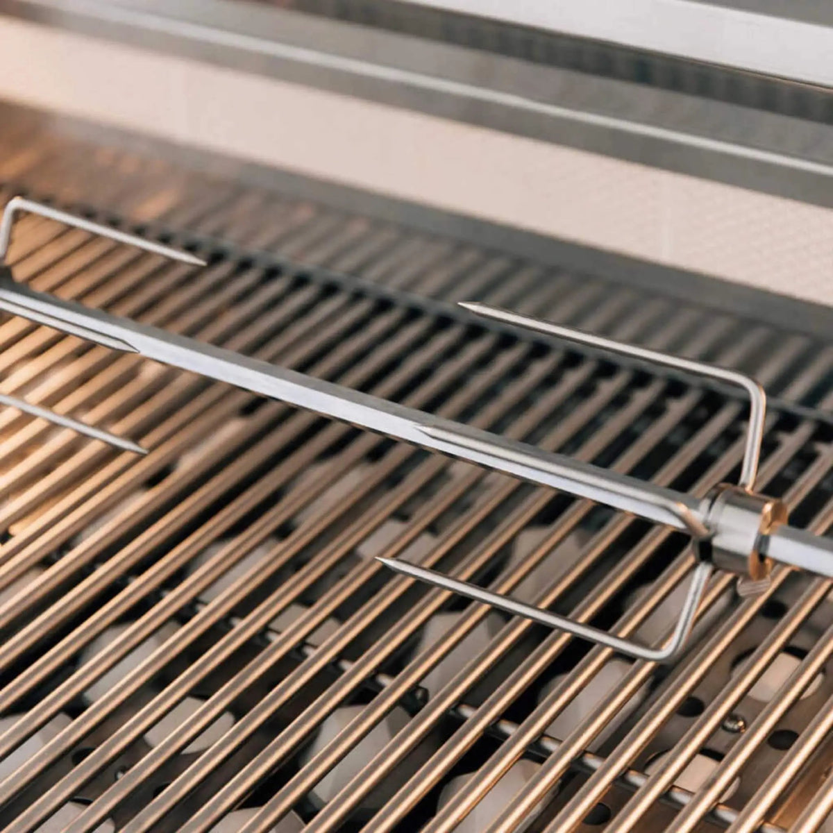 Built-In Gas Grill | Summerset Sizzler Pro | Up To 5 Cast Stainless Steel Burners | 443 Stainless Construction