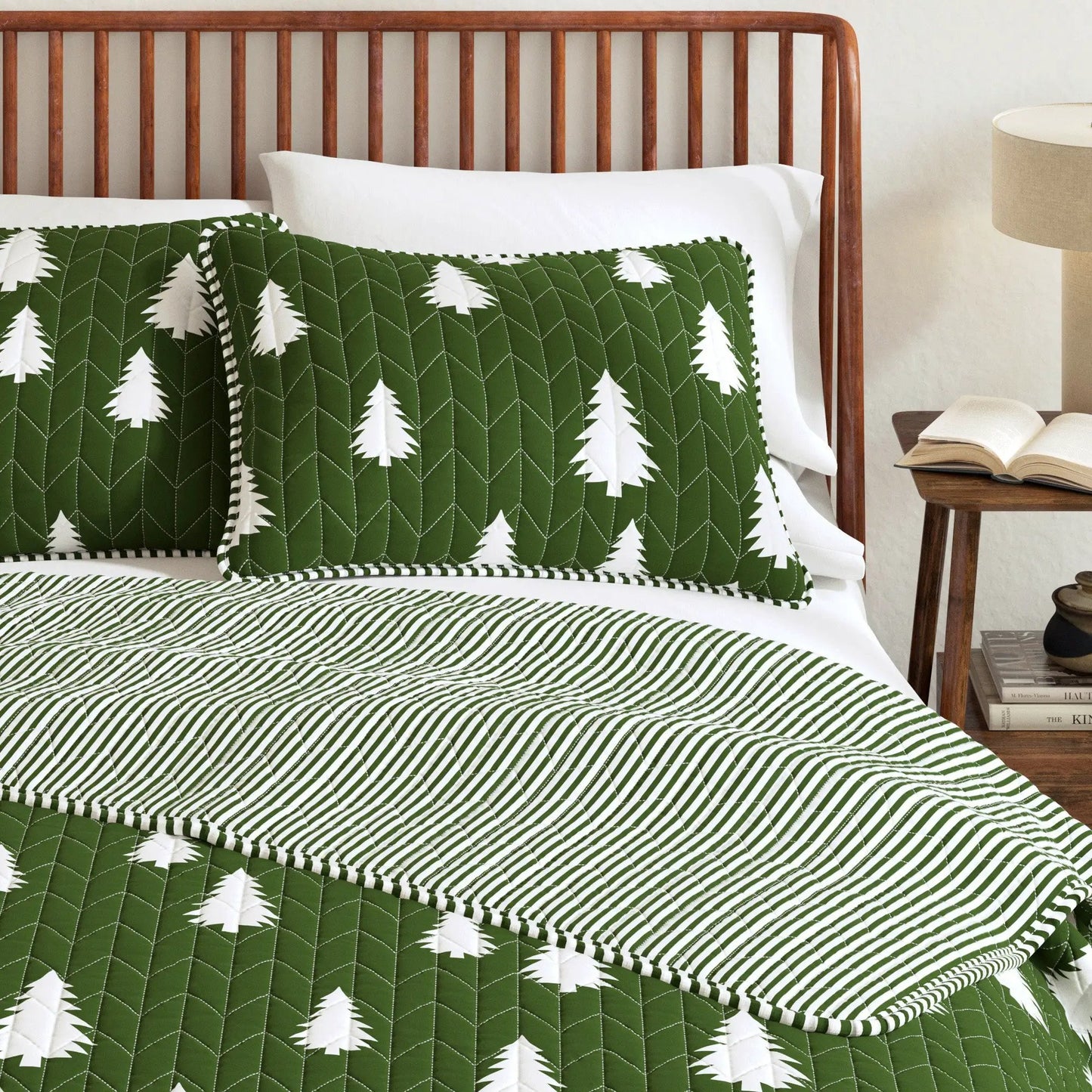 Lodge Printed Quilt - Arrowhead from PriceLows™